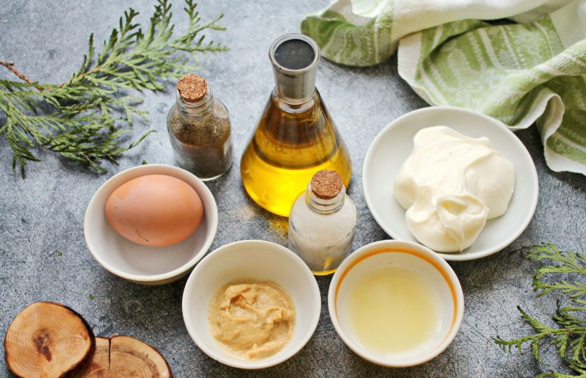 1. Этап. Майонез из сыра: Подготовьте все необходимые ингредиенты для приготовления майонеза из сыра.