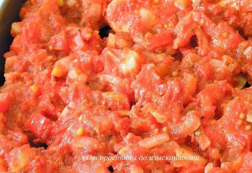 1. Этап. Закуска из яиц в красном соусе: Залейте яйца красным соусом.