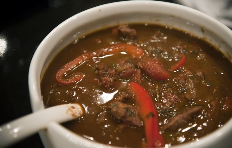 1. Этап. Говядина по-итальянски: 11. Готовьте до мягкости болгарского перца, а затем выложите в сервировочное блюдо.