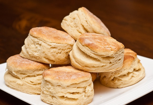 1. Этап. Печенье на смальце: Готовые печенья из смальца отлично сочетаются с вареньем, сгущенкой, медом к чаю или кофе. Приятного чаепития!