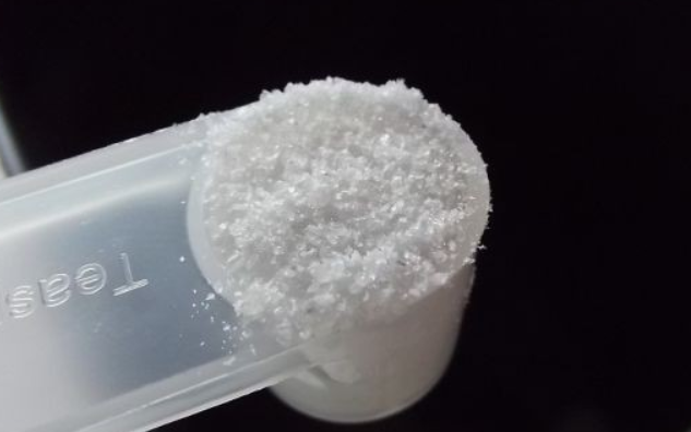 1. Этап. Рисовый хлеб в хлебопечке: Засыпаем соль.