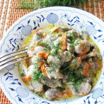 Пупки куриные тушеные