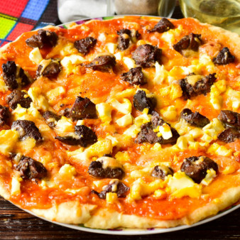 Пицца с куриной печенью