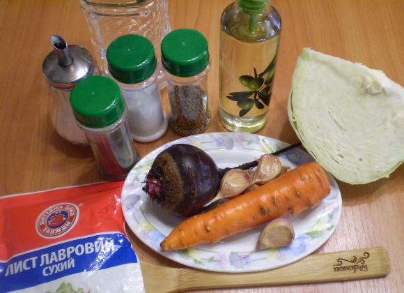 1. Этап. Маринованная капуста со свеклой и морковью: Подготовим продукты и специи.
