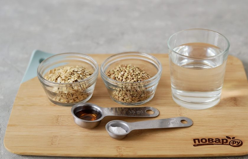 1. Этап. Оладьи из гречки и овсянки: Подготовьте ингредиенты.