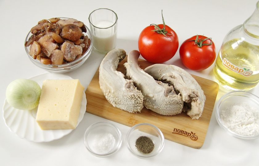 1. Этап. Язык под шубой: Подготовьте все ингредиенты. Язык заранее отварите до готовности.