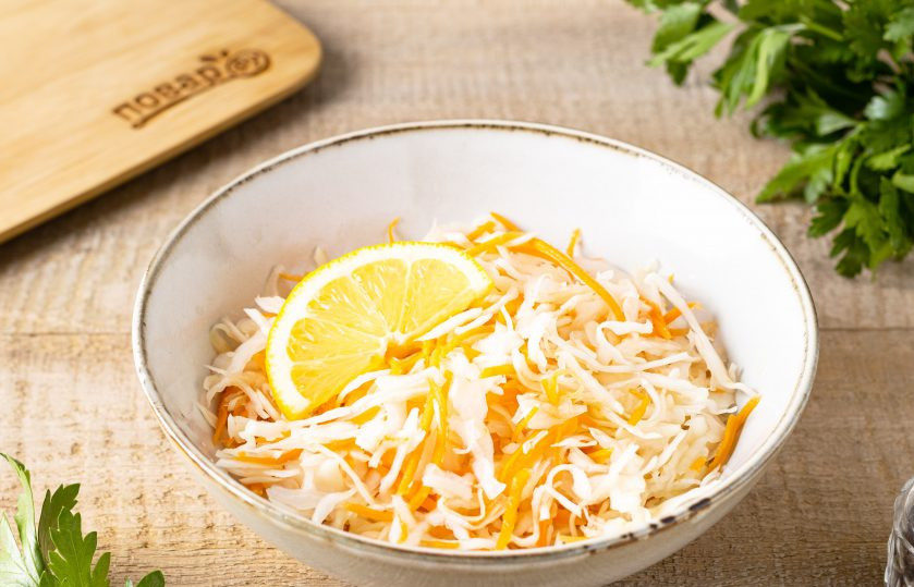 1. Этап. Капуста маринованная лимоном: Маринованная лимоном капуста готова, приятного вам аппетита!