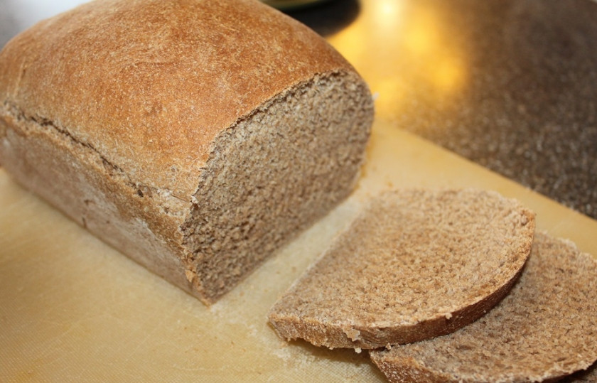 1. Этап. Хлеб из цельной пшеницы: 5. Хлеб из цельной пшеницы в холодильнике не храните. Рекомендую скушать его в течение недели. Приятного аппетита!