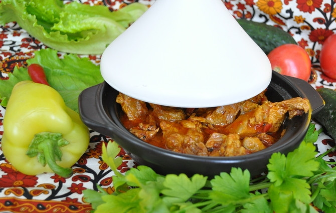 1. Этап. Таджин: 4. Готовое блюдо подаем горячим со свежими овощами. Приятного аппетита!