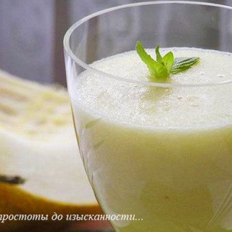 Дынно-ананасовый коктейль