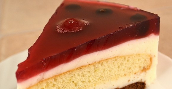 1. Этап. Желе на торт: Оставьте торт с желе на 3 часа в холодильнике до полного застывания. Приятной дегустации!