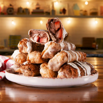 Chocolate Cheesecake Egg Rolls