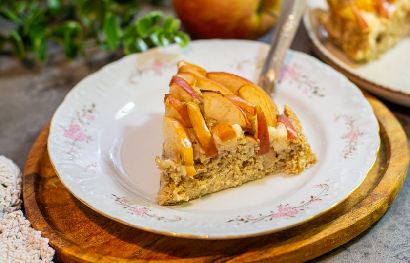 1. Этап. Яблочный пирог без муки и сахара: Нарежьте на кусочки и подавайте! Приятного аппетита!