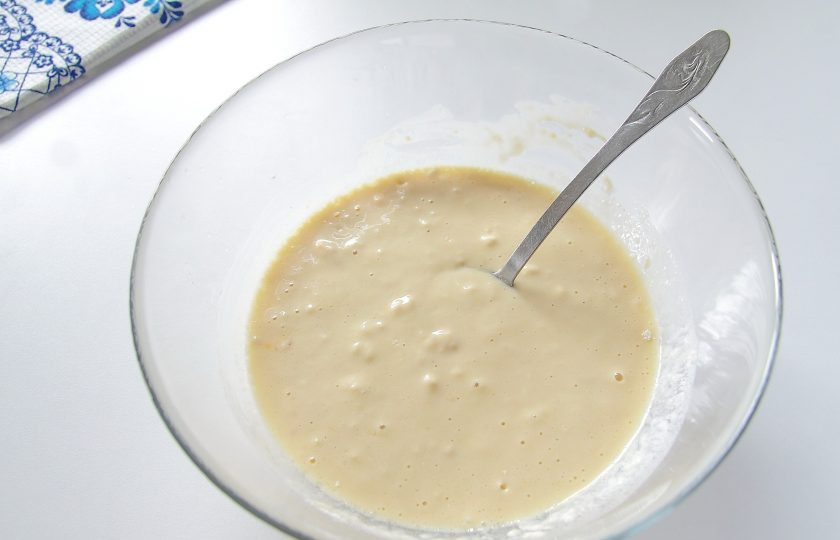 1. Этап. Кулебяка с капустой: Перемешайте все еще раз.