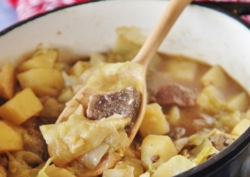 1. Этап. Жаркое по-ланкаширски: 5. Сразу же подаем на стол. Приятного аппетита!