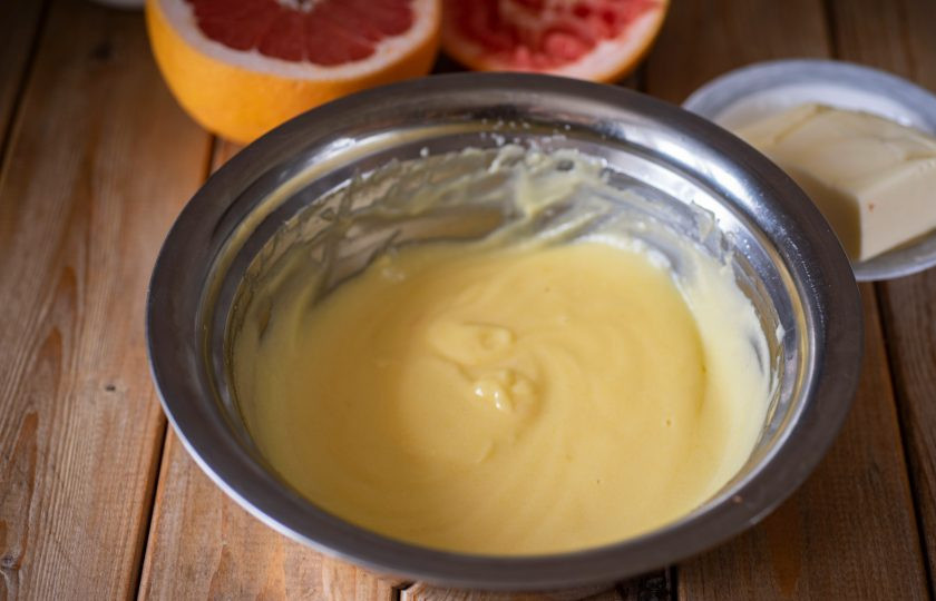 1. Этап. Грейпфрутовый курд: Затем снимите миску с водяной бани.