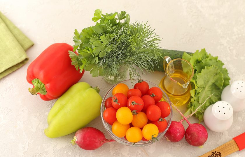 1. Этап. Салат Краски лета: Подготовьте все ингредиенты.