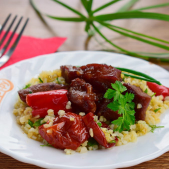 Индейка в красном соусе