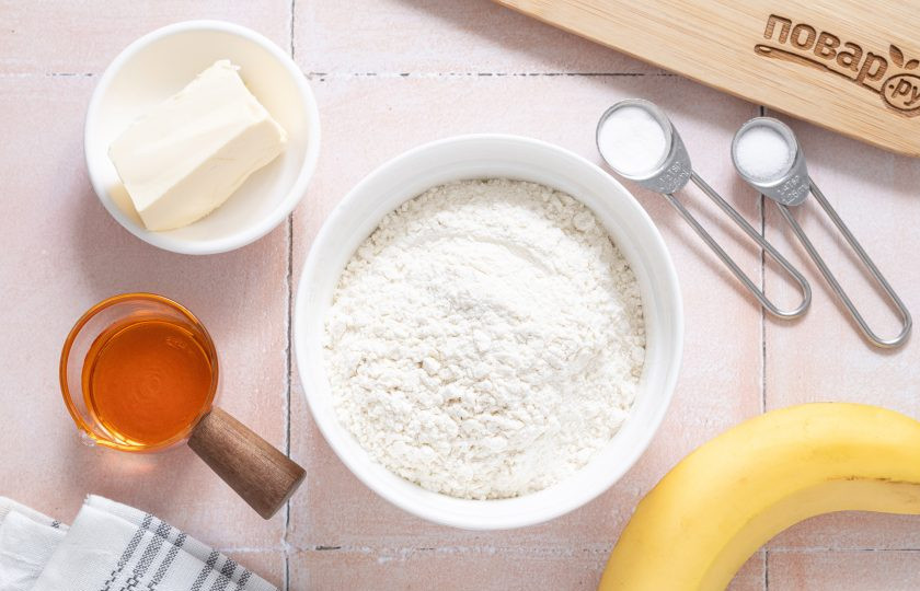 1. Этап. Банановые крекеры: Подготовьте все ингредиенты.