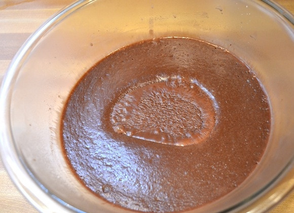 1. Этап. Быстрый шоколадный пудинг: 6. В третий раз проделайте ту же процедуру: перемешайте содержимое миски и поставьте на 1 минуту.