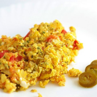 Яичница с помидорами