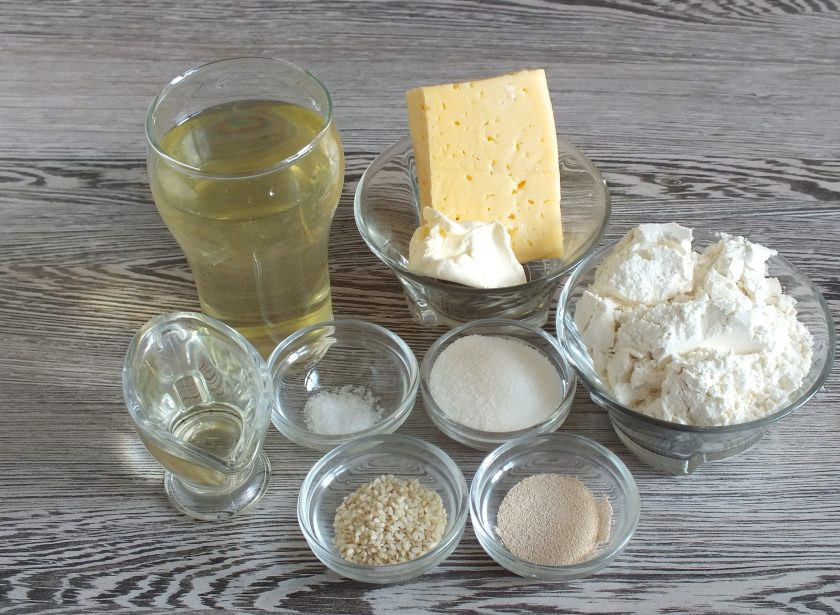 1. Этап. Булочки на рассоле: Подготовьте необходимые ингредиенты.