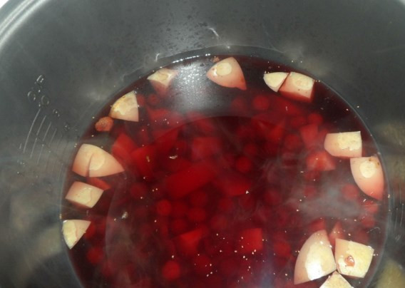 1. Этап. Компот из вишни в мультиварке: Компот из вишни готов, и его можно разливать. Кстати, подавать можете как теплым, так и остывшим.