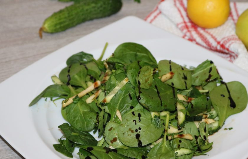 1. Этап. Диетический зелёный салат: Салат готов. Приятного аппетита!