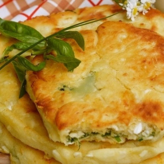 Сырные лепешки с ветчиной