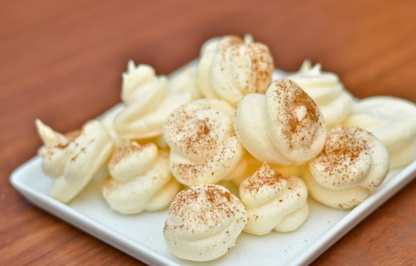 1. Этап. Безе без сахара: Приятного аппетита!