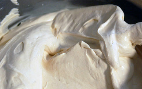 1. Этап. Пирог с арахисовым маслом: Перемешиваем