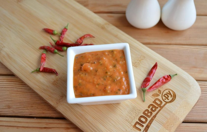 1. Этап. Кимчи из пекинской капусты: 3. «Самбал олек» это классический восточный соус с помидорами, перцем чили и восточными пряностями. Можете заменить его аналогичной аджикой из грузинской кухни или острой аджикой собственного приготовления.