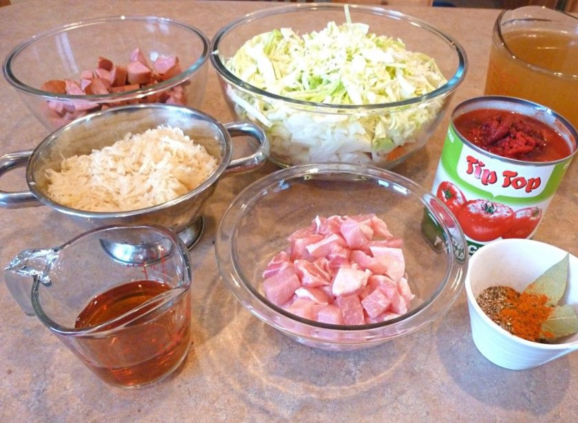 1. Этап. Жаркое по-польски: 1. Первым делом подготовьте все ингредиенты. Вымойте, нарежьте, нашинкуйте.