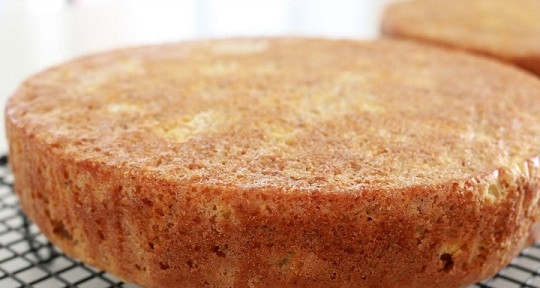 1. Этап. Mорковный тортик: 6. Выпекайте коржи 35-40 минут до готовности и румяности. После остудите как следует на решетке.