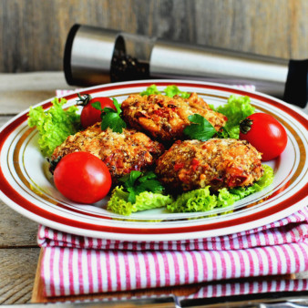 Котлеты с фасолью, перцем и сыром