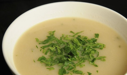 1. Этап. Французский чесночный суп: 10. По желанию дополните свежей зеленью. Приятного аппетита!