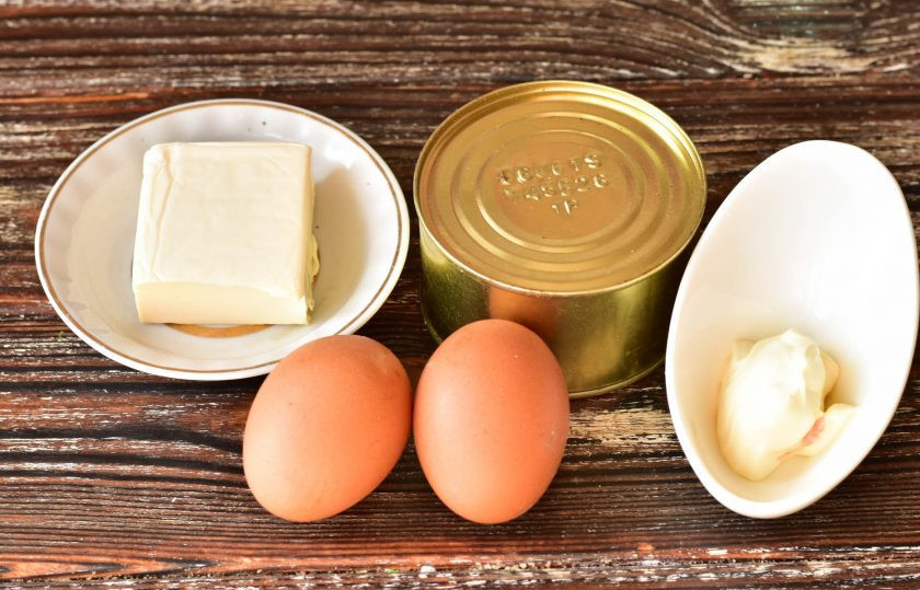 1. Этап. Рыбная намазка на бутерброды: Подготовьте ингредиенты.