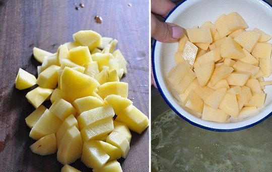 1. Этап. Самый вкусный борщ: Шаг 3. Бульон при желании процедите. Подсолите по вкусу и выложите нарезанный кубиками картофель. Варите около 10-12 минут.