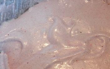 1. Этап. Пляцки украинские: В третью часть теста - 1 пакетик вишневого желе (для цвета). Размешиваем.