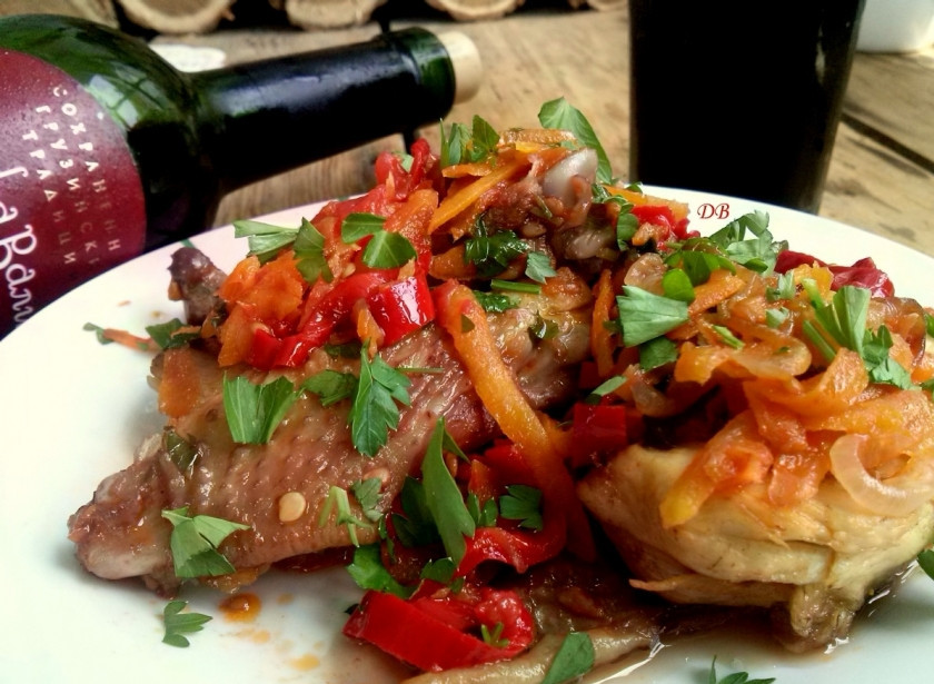 1. Этап. Чахохбили из курицы по-грузински: Подавайте его горячим с любым гарниром и свежими овощами. Приятного аппетита!