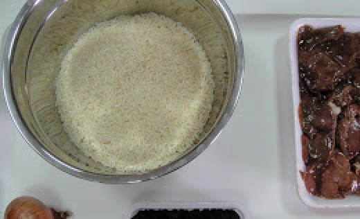 1. Этап. Плов с куриной печенью: Подготовить продукты.