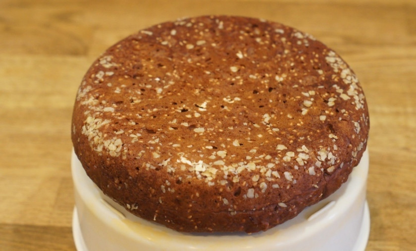 1. Этап. Торт с клубникой в мультиварке: Включаем режим 