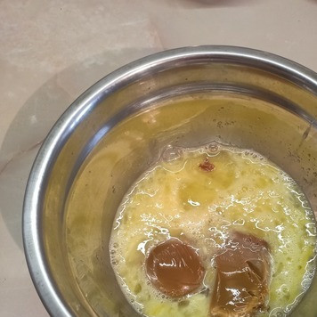 1. Этап. Кекс на вареной сгущенке: *