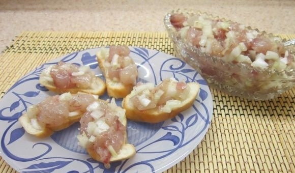 1. Этап. Загудай: 3. Оставляем настаиваться минимум 30 минут, лучше на ночь. Подаем закуску с бутербродами или с картофельным пюре.