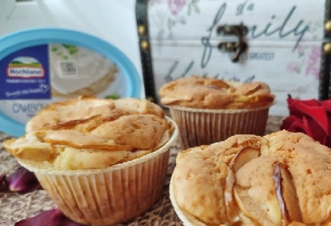 1. Этап. Творожные кексы с яблоком: Достаем, даём минут пять отдохнуть и подаем к столу.