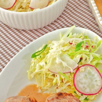 Фрикадельки с кускусом под сырным соусом