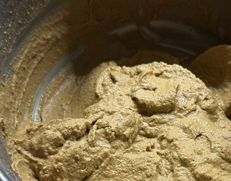 1. Этап. Паштет из индюшачьей печени: Блендерил смесь я довольно долго. Тут ведь как? Если хочется, чтобы было нежно и воздушно - не жалей времени. Вот как оно вышло.