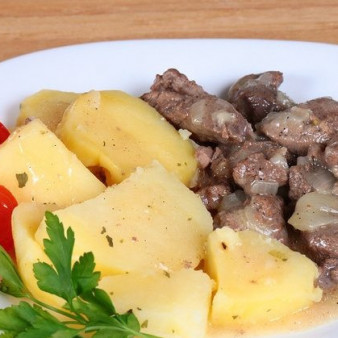 Лосятина на сковороде