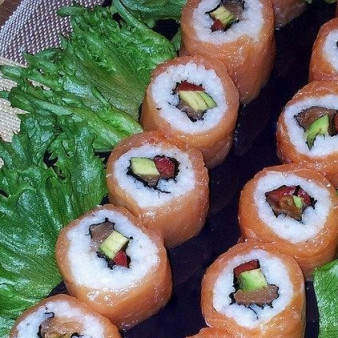 Роллы с лососем