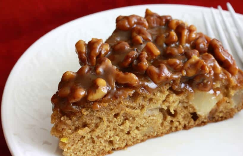 1. Этап. Пирог с грушами и орехами: 15. Подавайте пирог к столу. Приятного чаепития!